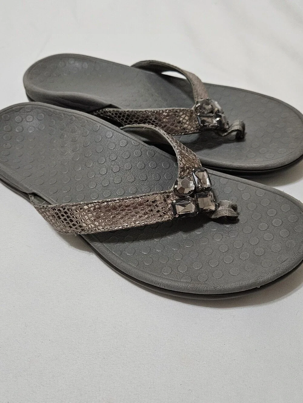 Vionic Tide Flip Flop Thong Jewel Sandals Women's Size 10.5